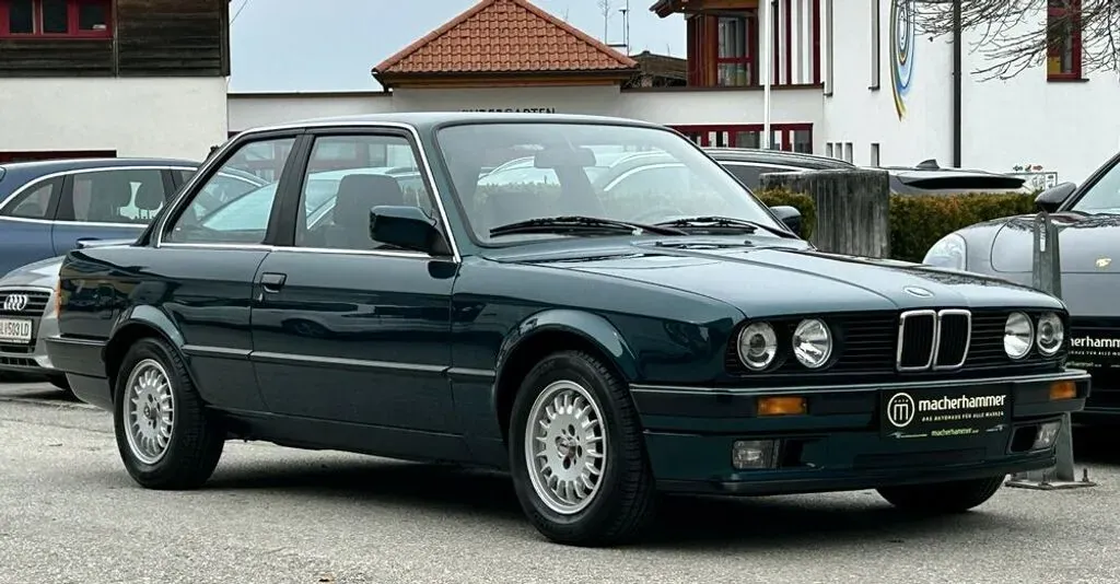 BMW 3 Series 1990 photo 2