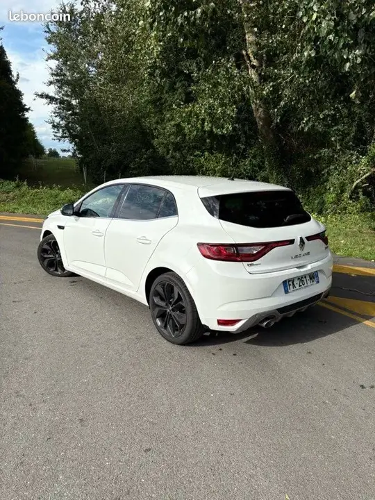 Renault Megane 2019 photo 2