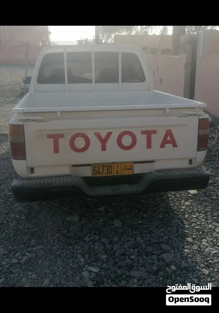 Toyota Hilux 1993 photo 2