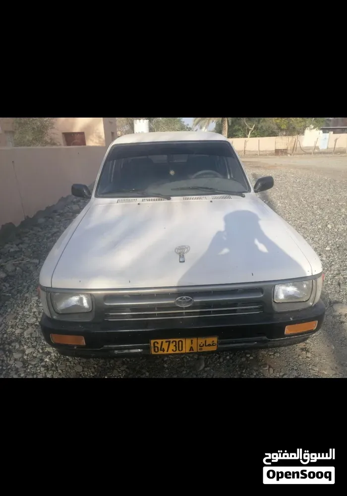 Toyota Hilux 1993 photo 4