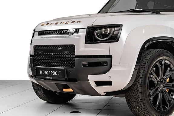 Land Rover Defender 110 2026 photo 2