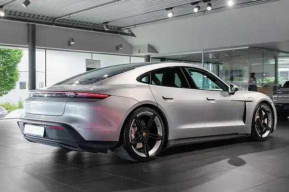 Porsche Taycan 2020 photo 5