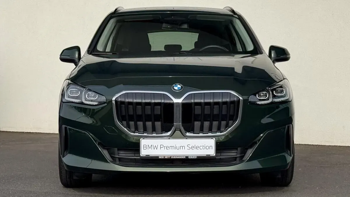 BMW 2 Series 2025 photo 2