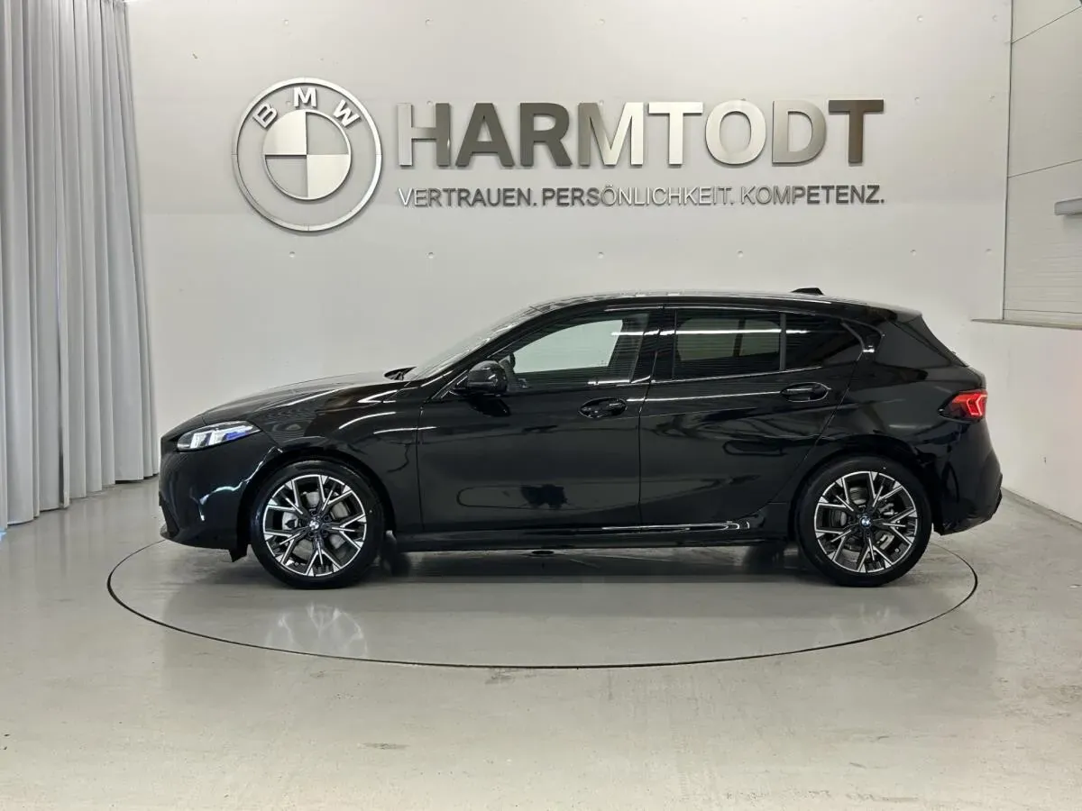BMW 1 Series 2026 photo 3