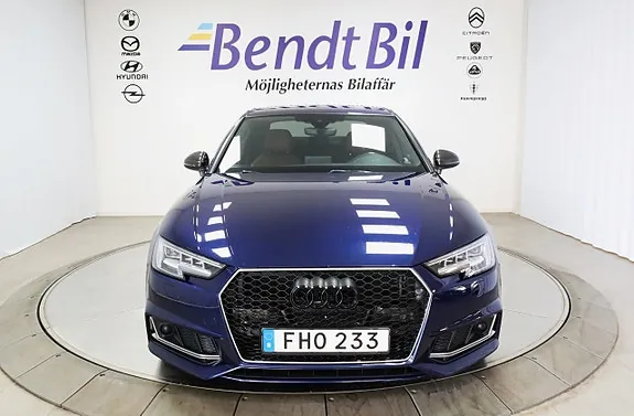 Audi A4 2019 photo 2
