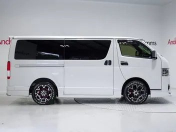 Toyota Hiace 2022 photo 4