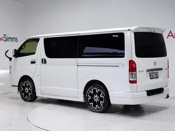 Toyota Hiace 2022 photo 3