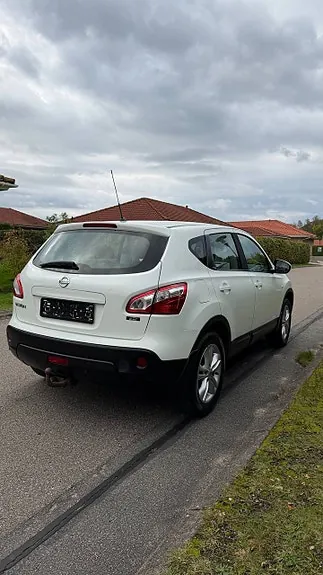 Nissan Qashqai 2011 photo 4