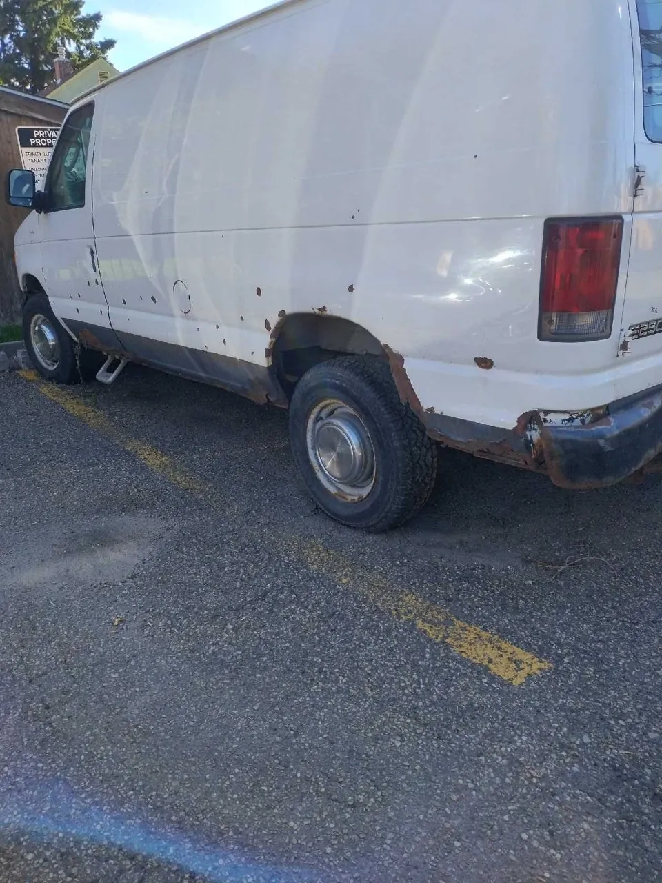 Ford E-250 2003 photo 2