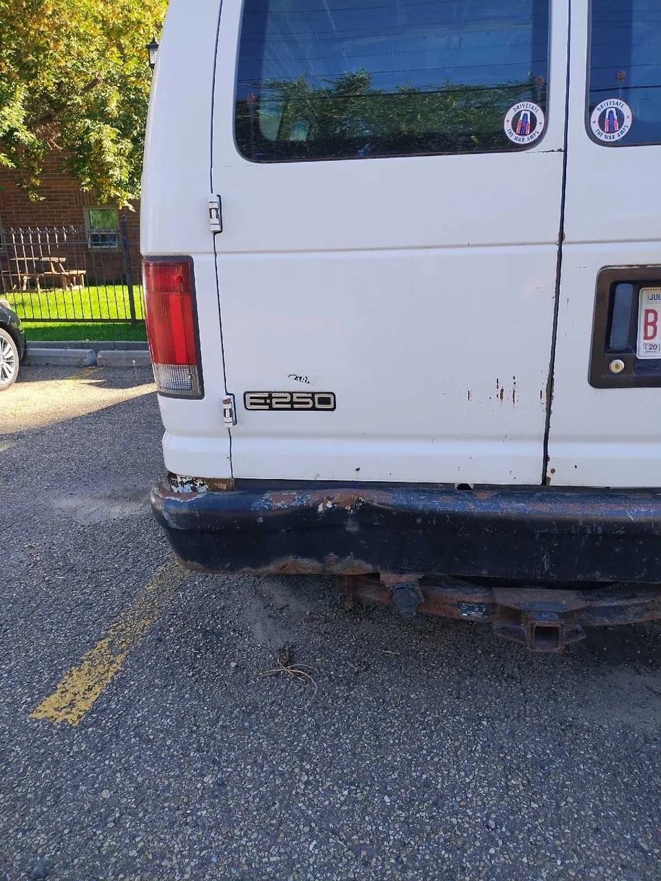 Ford E-250 2003 photo 4