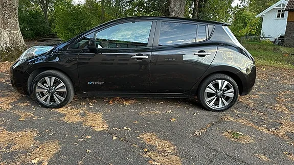Nissan Leaf 2017 photo 2