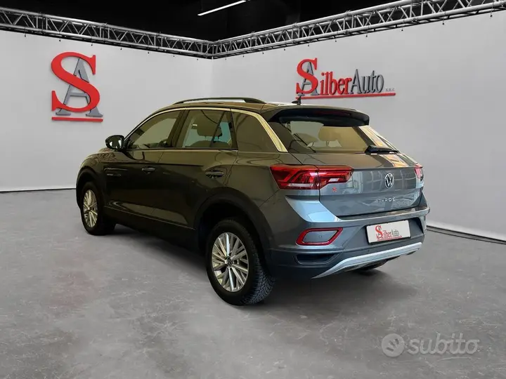 Volkswagen T-Roc 2023 photo 3