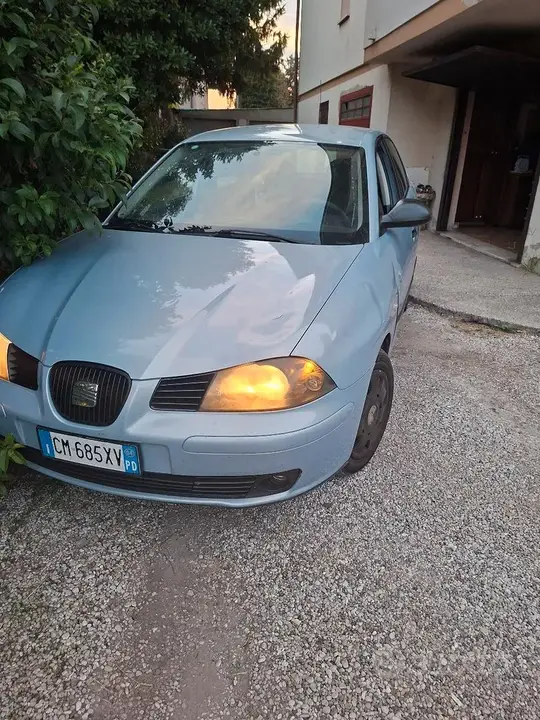 Seat Ibiza 2004 photo 3