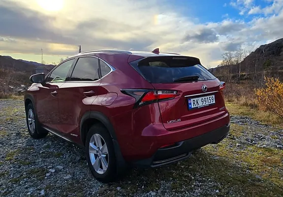 Lexus Nx300H 2016 photo 3