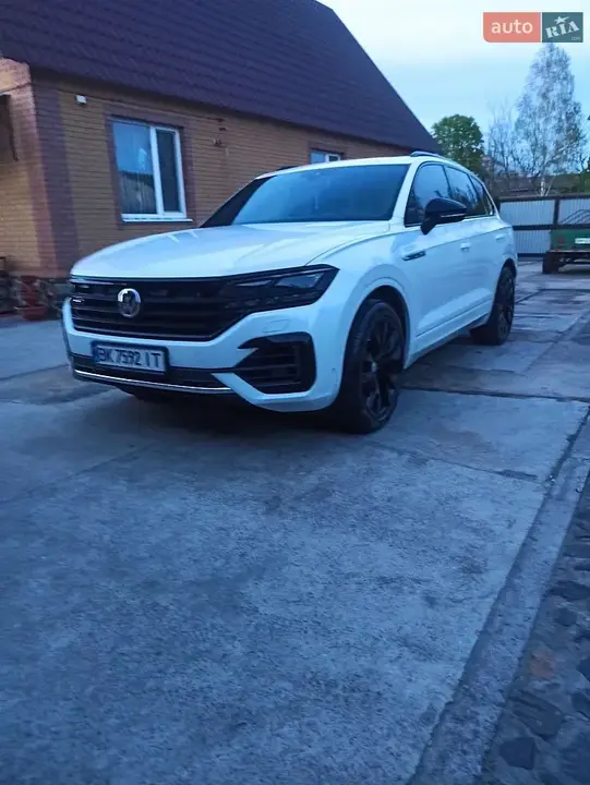 Volkswagen Touareg 2019 photo 2