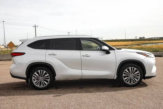 Toyota Highlander 2022 photo 4