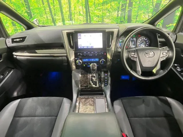 Toyota Alphard Hybrid 2022 photo 2