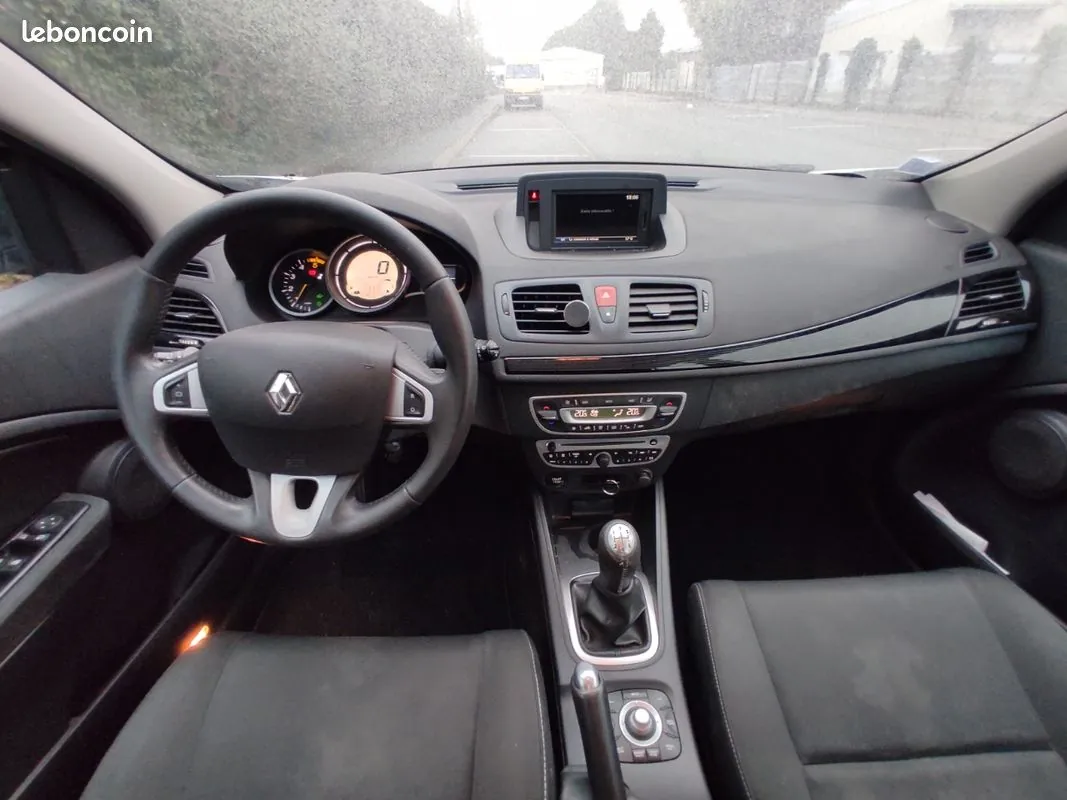 Renault Megane 2011 photo 3