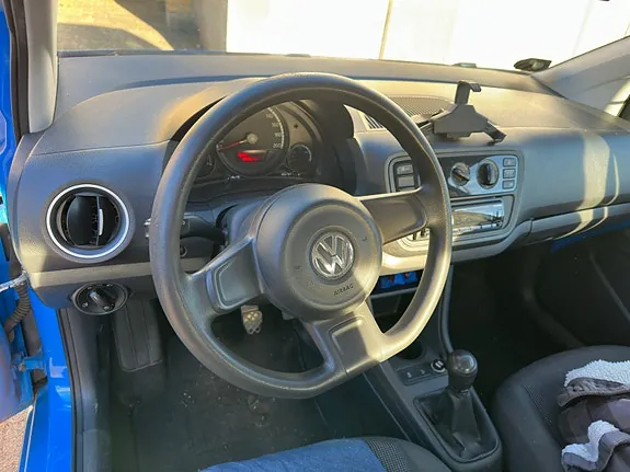 Volkswagen Up 2016 photo 5