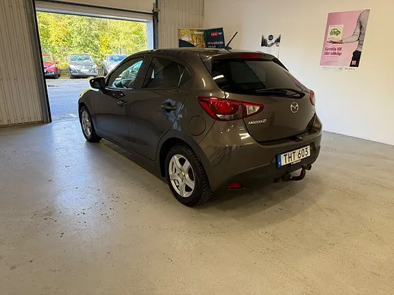 Mazda 2 2015 photo 4