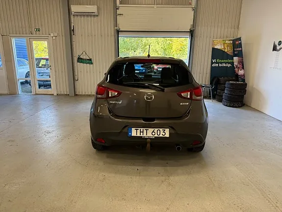 Mazda 2 2015 photo 5