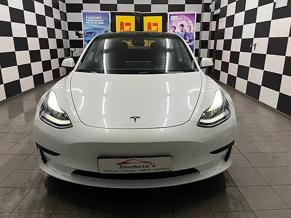 Tesla Model 3 2021 photo 2