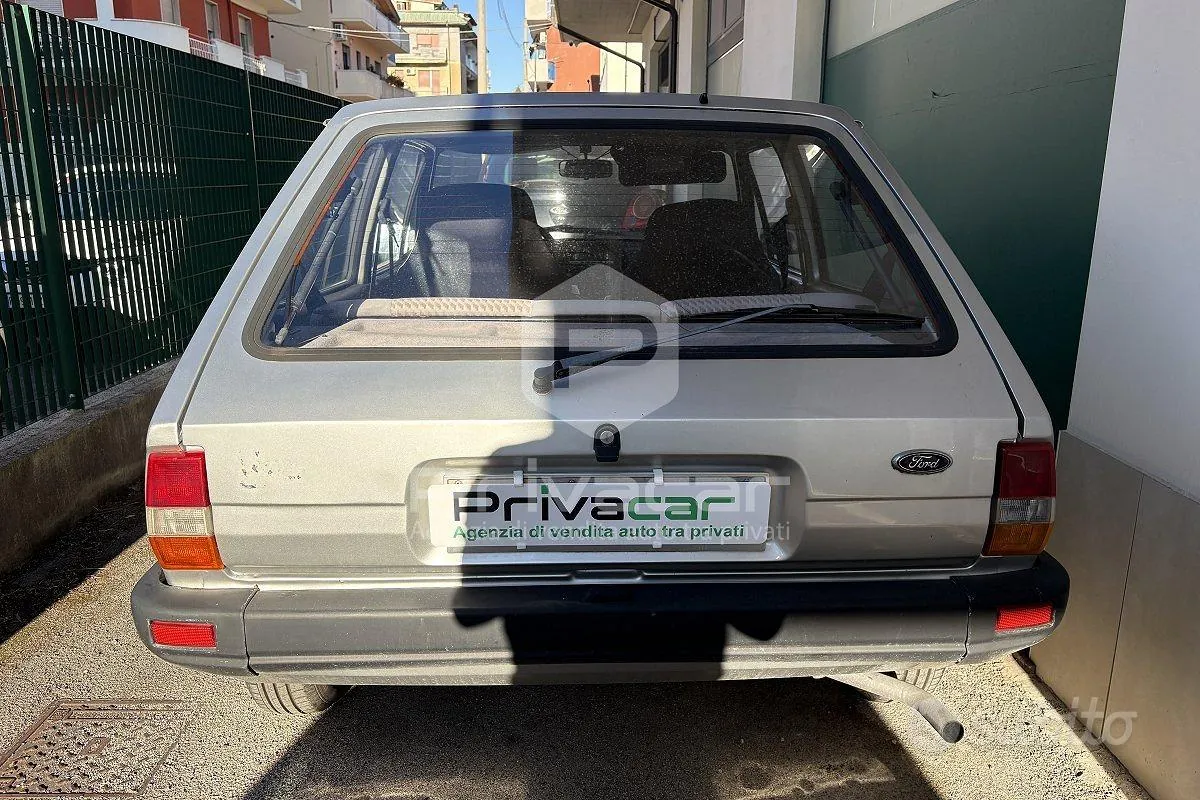 Ford Fiesta 1988 photo 4