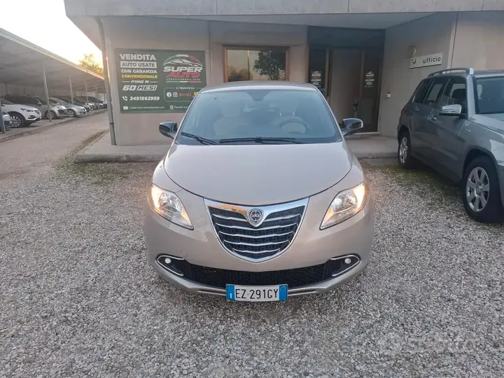 Lancia Ypsilon