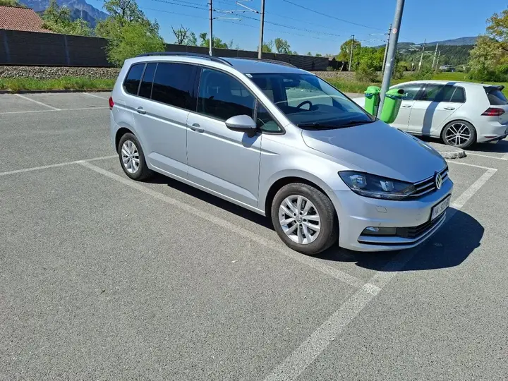 Volkswagen Touran 2017 photo 3