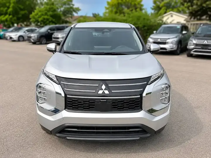 Mitsubishi Outlander 2026 photo 4