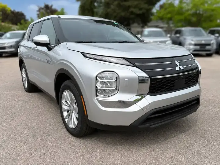 Mitsubishi Outlander 2026 photo 5