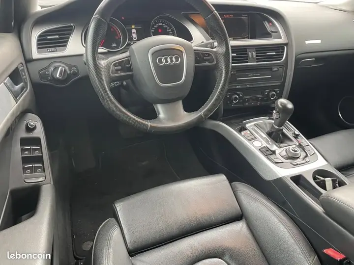 Audi A5 2011 photo 4