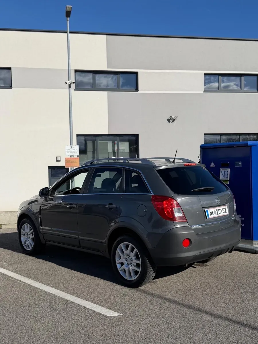 Opel Antara 2011 photo 2