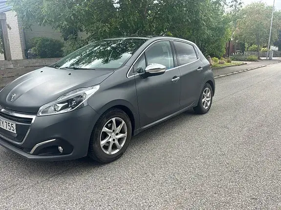 Peugeot 208 2015 photo 2