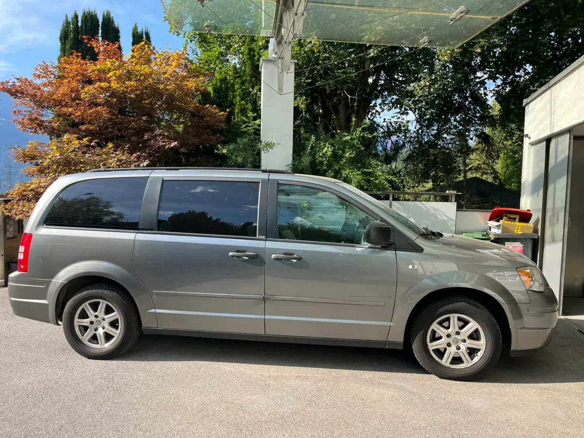 Chrysler Voyager 2009 photo 3