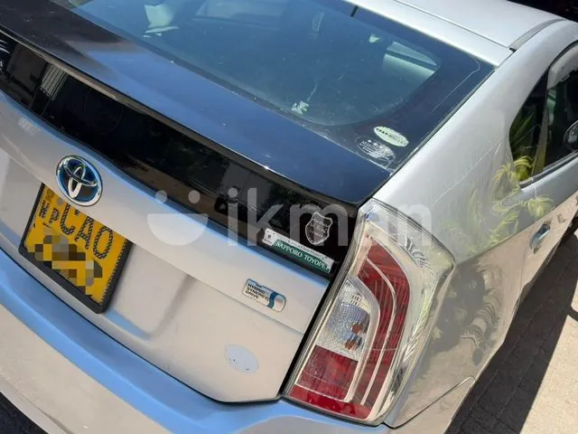 Toyota Prius 2013 photo 2