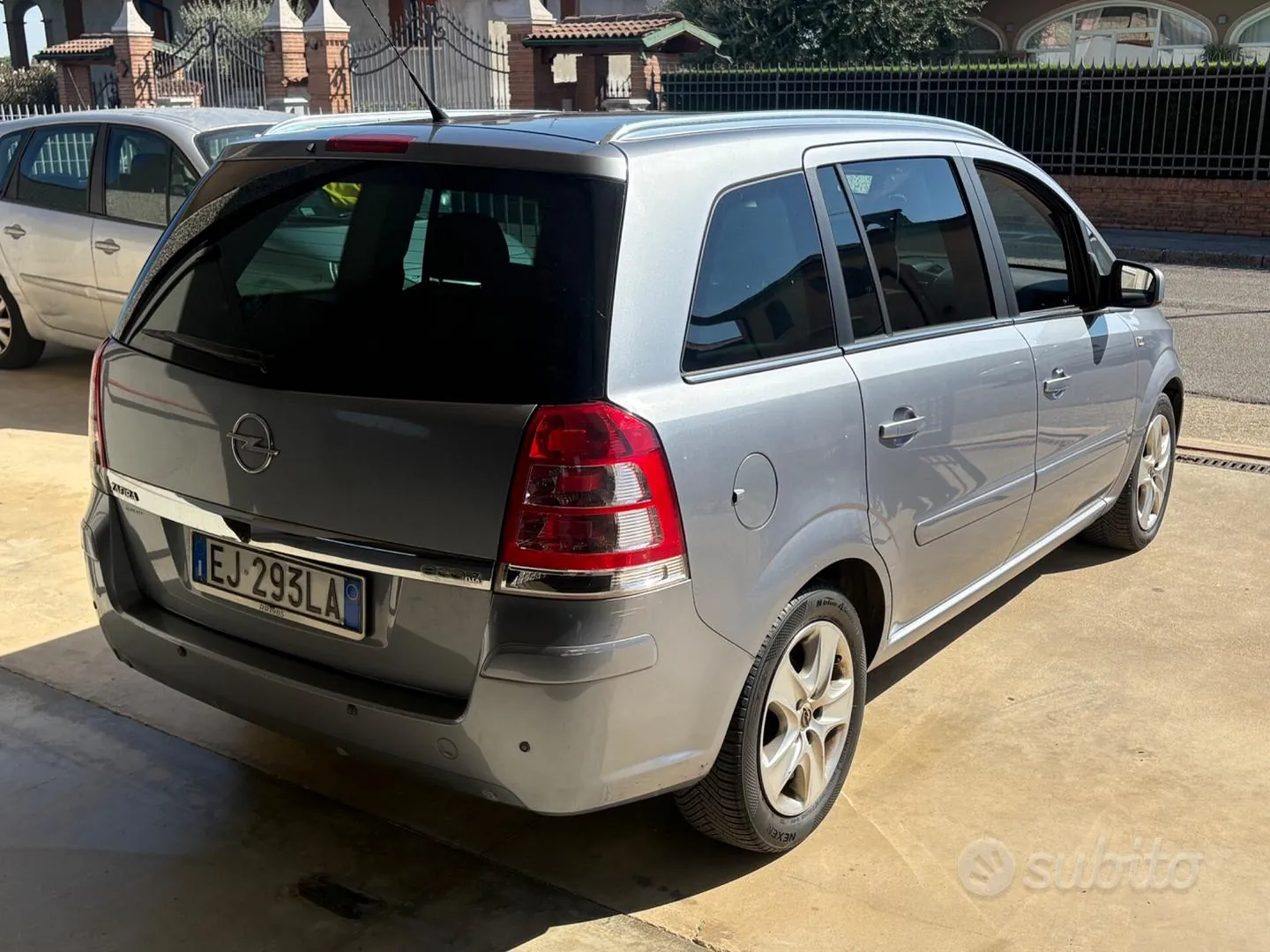 Opel Zafira 2011 photo 5