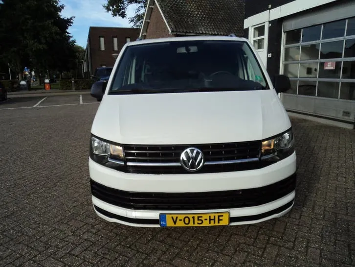 Volkswagen Transporter 2017 photo 2