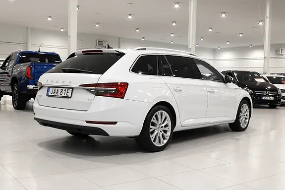 Skoda Superb 2023 photo 3