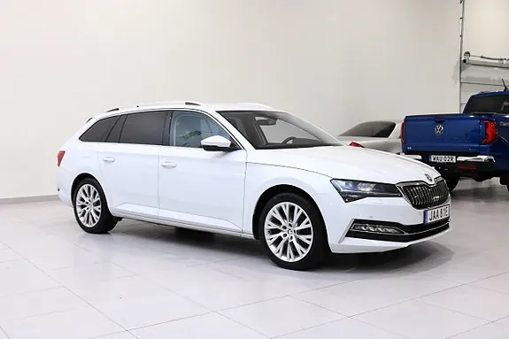 Skoda Superb 2023 photo 2