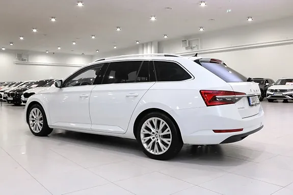 Skoda Superb 2023 photo 5