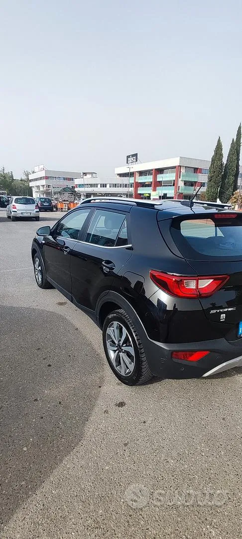 Kia Stonic 2021 photo 2