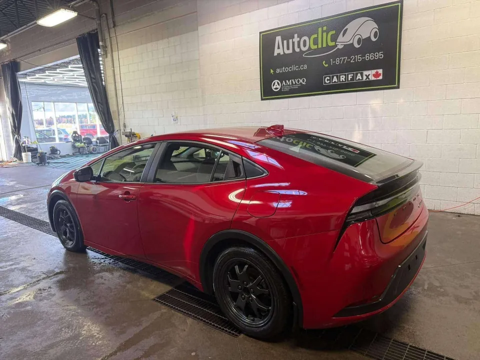 Toyota Prius Prime 2023 photo 3