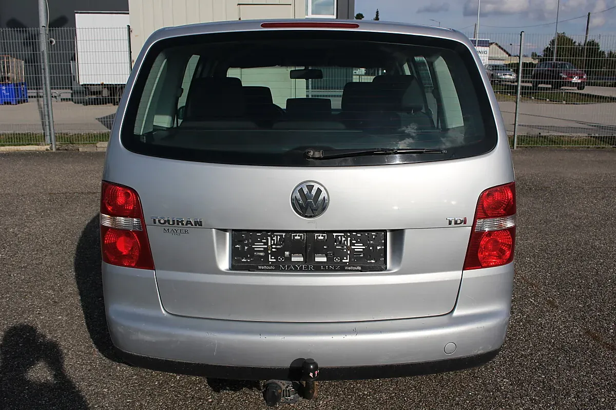 Volkswagen Touran 2003 photo 2