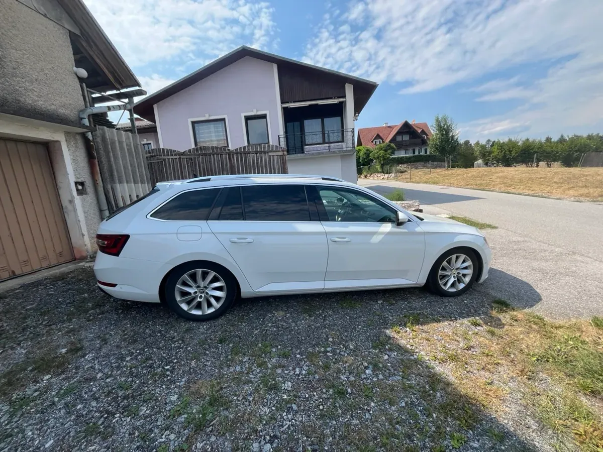 Skoda Superb 2016 photo 3