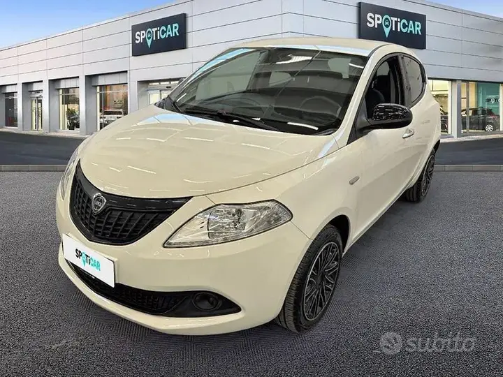 Lancia Ypsilon