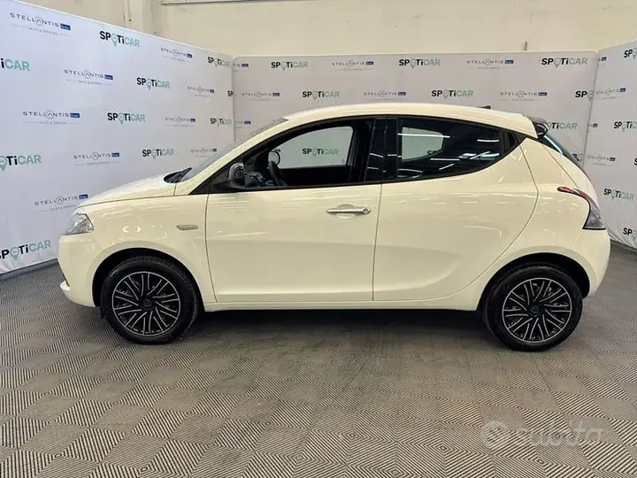 Lancia Ypsilon 2023 photo 2