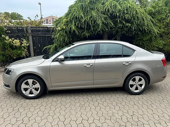Skoda Octavia 2018 photo 2