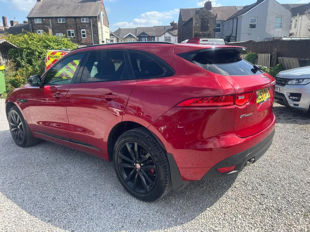 Jaguar F-Pace 2017 photo 4