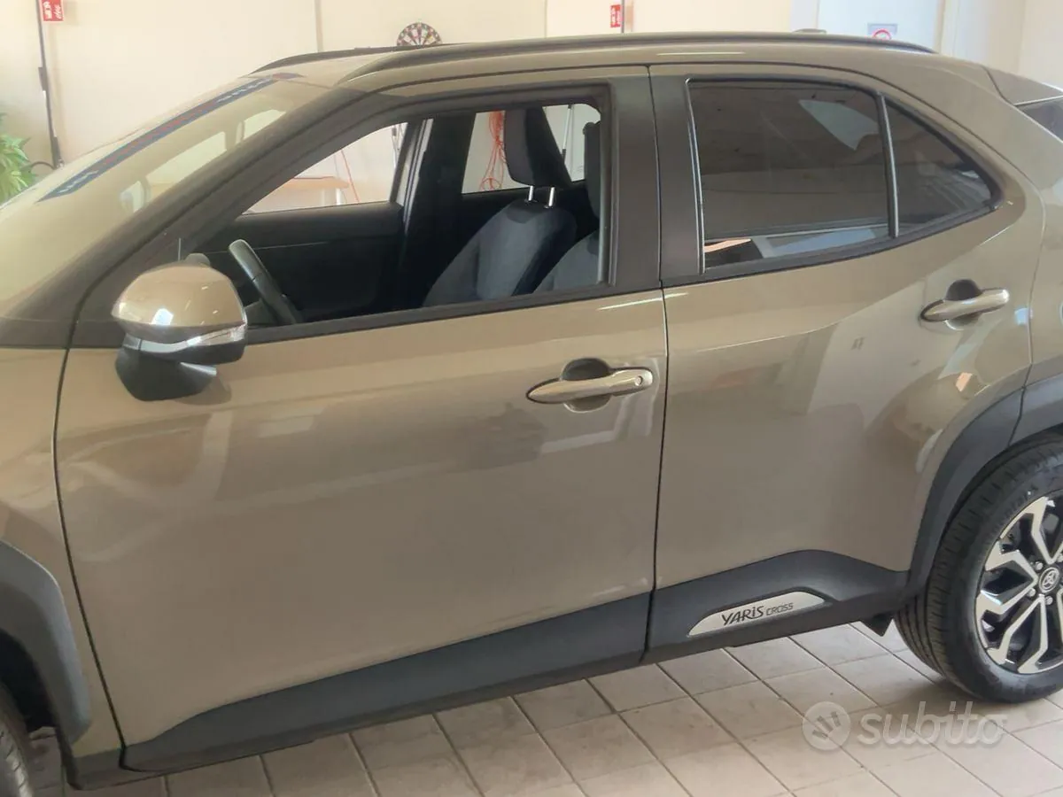 Toyota Yaris Cross 2024 photo 3